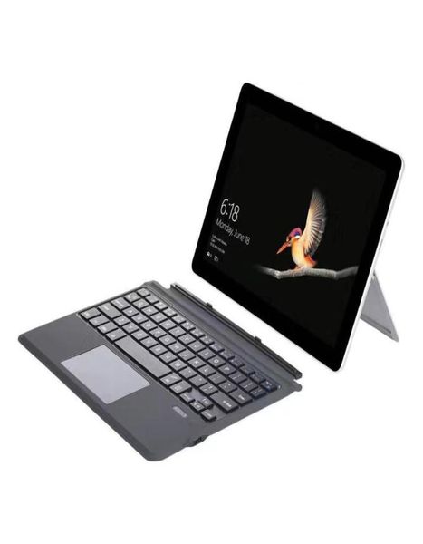 Das Surface Go2 ist eine Einzeltastatur mit magnetischer Saugkraft, um das Tippen und Arbeiten stummzuschalten8083582