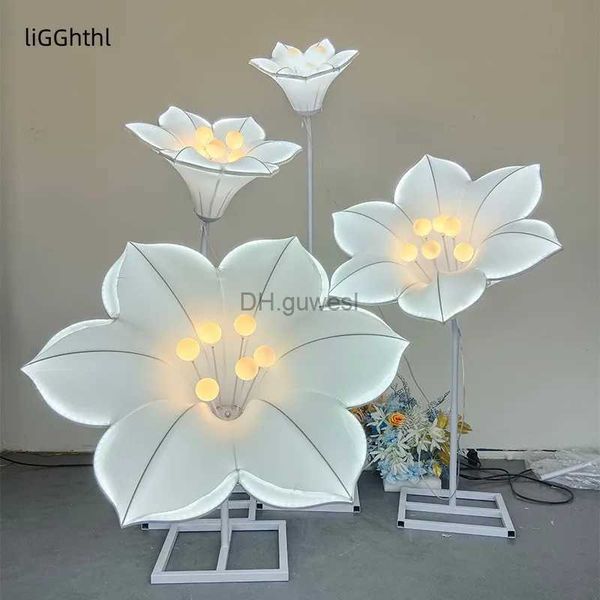 Lampade da terra Fiore Decorazione di nozze Luci Modern Morning Glory Atmosfera festosa LED Decor Festa di nozze Stage Road Lead Flower Lamp YQ240130