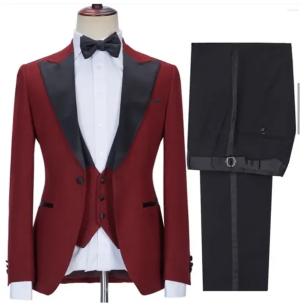 Abiti da uomo Abito da uomo d'affari 3 pezzi Giacca Gilet Pantaloni Colletto con visiera nero Un bottone Groomsmen Blazer Smoking da sposa Prom Costume Homme