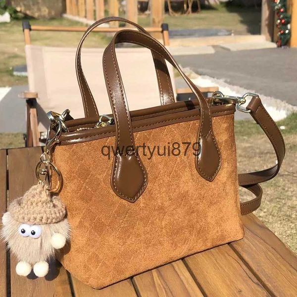 Borse a tracolla Borsa a mano vintage Borsa da donna di design di lusso e borsa 2023 Nuovo in materiale PU Decorazione pendente per bambola Borsa a tracolla piccola y2kqwertyui879