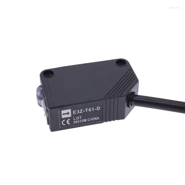 Interruttore poelettrico di controllo domestico intelligente E3Z-D61 Induttivo riflettente diffuso con staffa Sensore NO NC E3Z-D62 E3Z-LS61 E3Z-LS63 E3Z-LS81