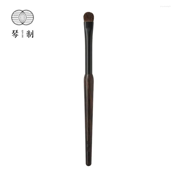 Pincéis de maquiagem Qinzhi Profissional Handmade Make Up Brush Z329 Pequena Sombra de Olho Portátil Cabelo Natural Cavalo