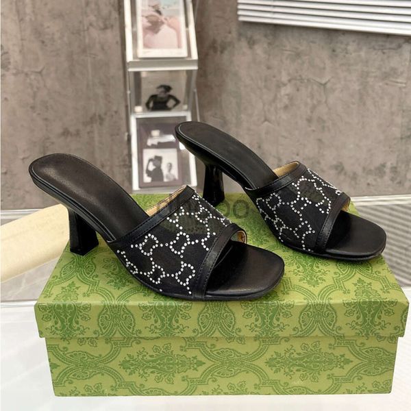 Sandalo in rete di cristallo nera Pantofole con tacco a forma di gattino Pantofola da casa Moda piatta Mulo Lady Casual Summer Beach