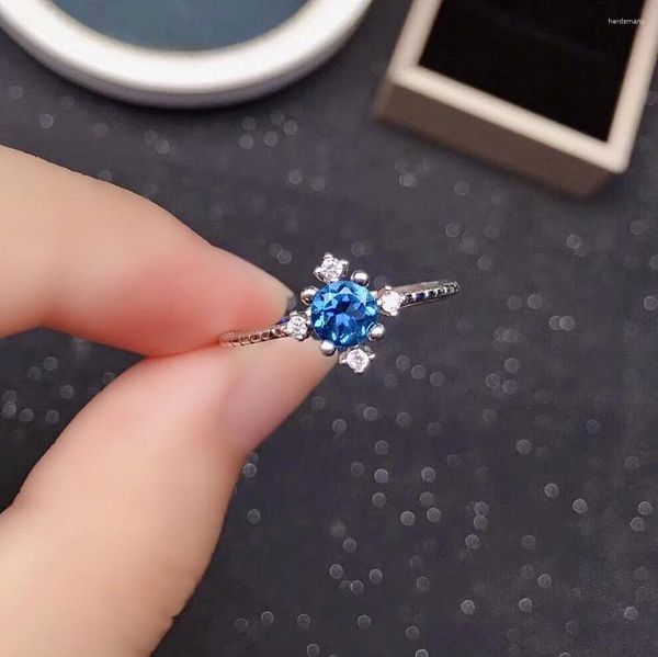 Anelli a grappolo Anello in argento con topazio moda per ragazza 5 mm naturale blu Londra 925 gioielli