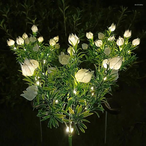 74 cm LED-Garten-Dekorationslicht, Nachahmung eines Gardenienstraußes, für den Außenbereich, Solar-Terrasse, Rasen, Hof, Deko-Lilienstreifen