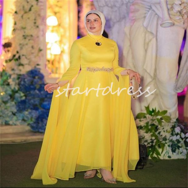 Elegante abito da sera musulmano giallo 2024 Kaftan Dubai Abaya Abiti da ballo sauditi con perline Manica lunga Cerimonia Festa formale Muslimah Vestios De Gala Robe Mariee