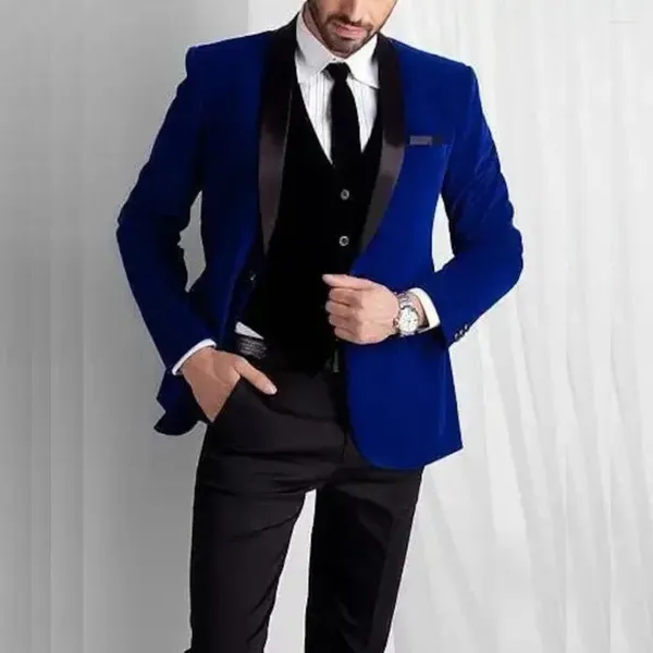 Ternos masculinos de veludo azul real, blazer preto, colete e calças, 3 peças, lapela xale, peito único, traje formal de noite, slim fit