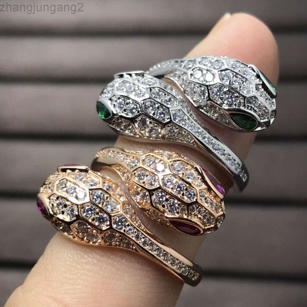 Designer Bvlgary Jewelry Baojia Jinggong Spirit Snake Series Offener Ring Doppelter Schlangengürtel Diamant Grün Rot Snake Spirit Ring Windlicht Luxus