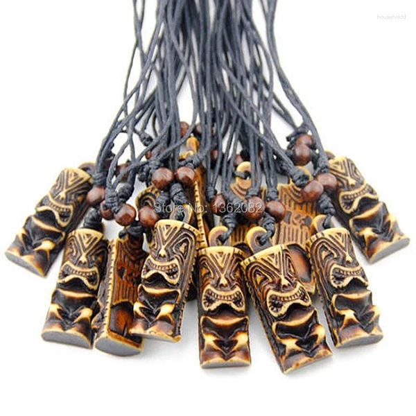 Colares de pingente lote 12 pcs imitação de osso de iaque esculpido zelândia tiki totem homens colar amuleto mn413