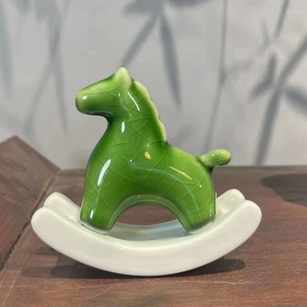 Tea Pets Pezzo aperto Cavallo a dondolo Ornamenti in ceramica Soggiorno Ufficio Decorativo Ingresso Desktop Interessante favore