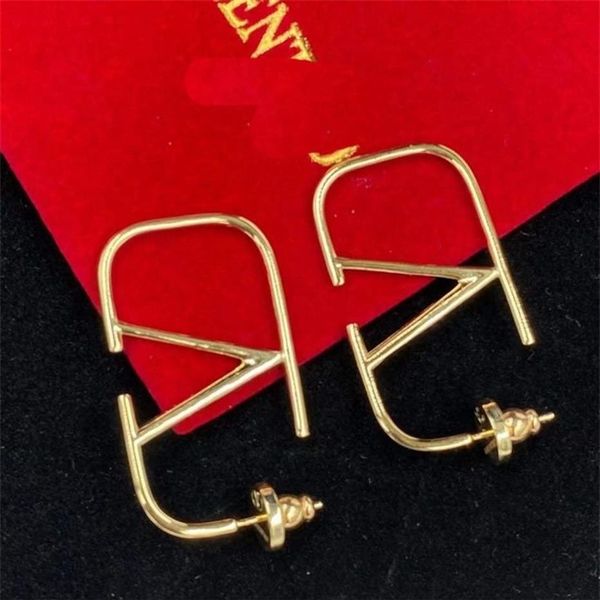 Charm Design Juwel Ornament Charm Ohrring 2022 V-förmiger Buchstabe nackte vergoldete Ohrringe Ohrringe 925 Silbernadel weiblich204b