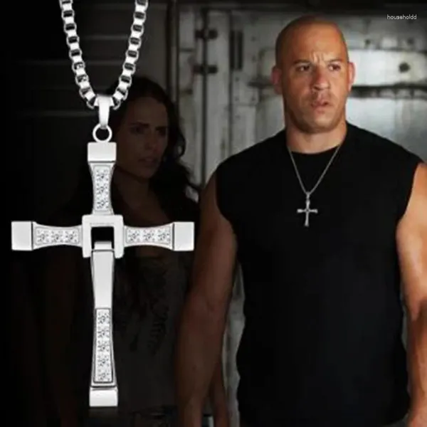 Correntes Megin D Velozes e Furiosos 6 7 8 Hard Gas Ator Hip Hop Dominic Toretto Cross Colar Pingente para Homens Amigo Presente Moda Jóias