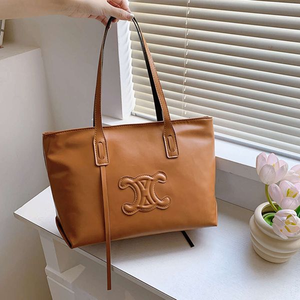 Schlichte und elegante One-Shoulder-Neue vielseitige Pendlerhandtasche 2024 Design-Mode 78 % Rabatt im Großhandel. 2024 Design-Mode 78 % Rabatt im Großhandel