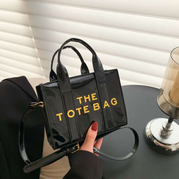 Новая модная яркая маленькая сумка-тоут с буквенным принтом, сумка через плечо на одно плечо, дизайнерская мода 2024 года, скидка 78% в магазине оптом