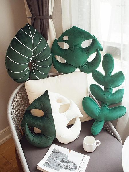 Подушка в скандинавском стиле с зелеными растениями для дома, плюшевая, для противоположного пола, однотонный диван в форме листа