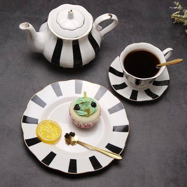 Tassen, schwarz und weiß, gepunktet, Retro-Stil, Knochenporzellan, Phnom Penh, europäische Kaffeetasse, Nachmittagstee-Set