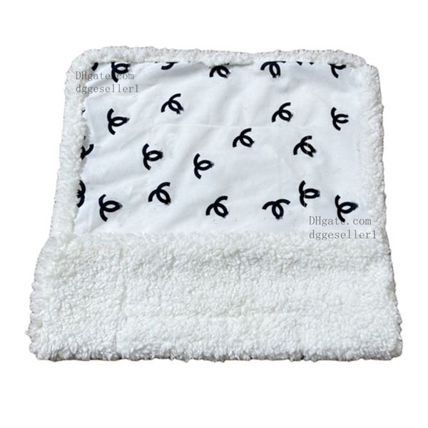 Coperte per cani di design per letto, mobili in pile copridivano protettore divano per auto cuccia, morbido Sherpa Cat Throw Plush reversibile lavabile 21,5 x 27,5 pollici bianco M38