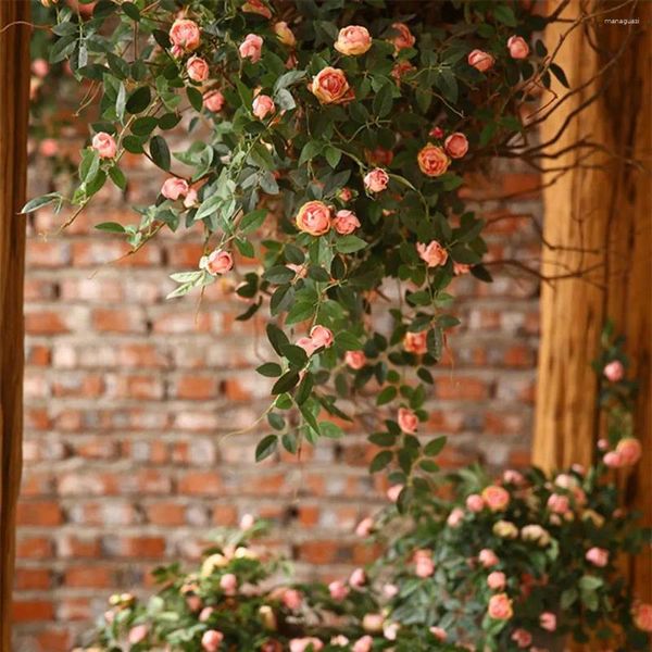 Fiori decorativi Fiore simulato Pianta verde artificiale appesa realistica per la decorazione domestica di nozze Muro da giardino in finta seta di lunga durata