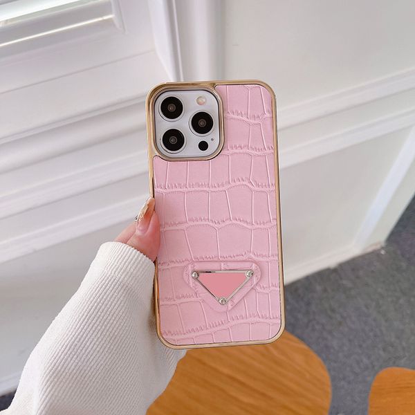 iPhone 15 Pro Max Designer Telefonhülle für Apple 14 13 12 Mini 11 XS XR 8 7 Plus 2 in 1 Luxus -PU -Leder -Krokodil -Muster verchromt goldenen Stoßstangen zurück Coque Fundas Pink