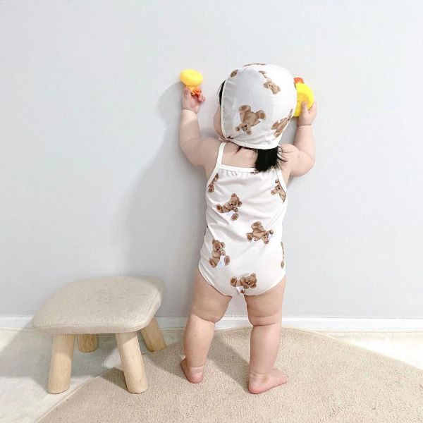 Setler Bebek Boy Mayo Karikatür Sevimli Ayı Baskı Bebek Kolsuz Tank Top Mayo Tatil Bebek Bebek Bir Parça Mayo + Şapka