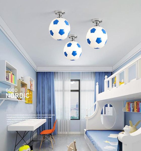 Luzes de teto luminária moderna para meninos forma de futebol LED 110220V decoração interna bar quarto crianças room3429739