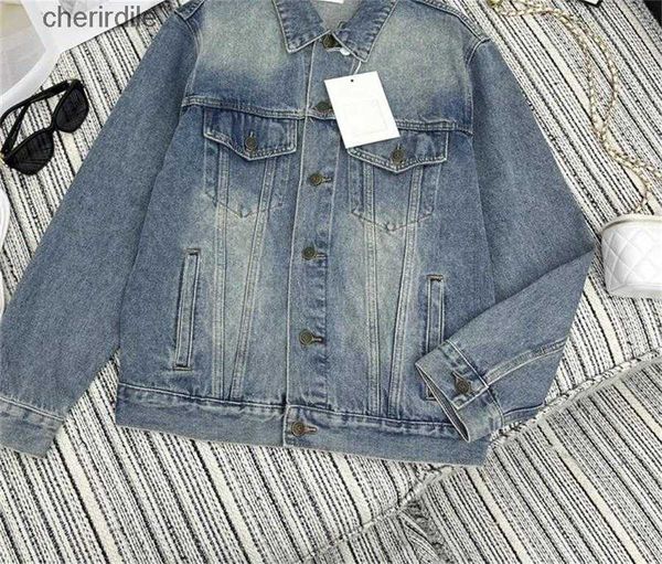 Jaquetas femininas Chan 2023 Designer Mulheres CCCC Jean Mulheres Plus Size Designer Carta Fivela de Metal Denim Lazer Cardigan Presente de Natal 240301