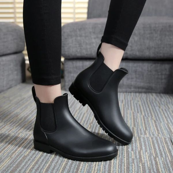 Chelsea sapatos de chuva mulher tornozelo botas de borracha antiderrapante sapatos de água feminino galochas overboot para adulto 240228