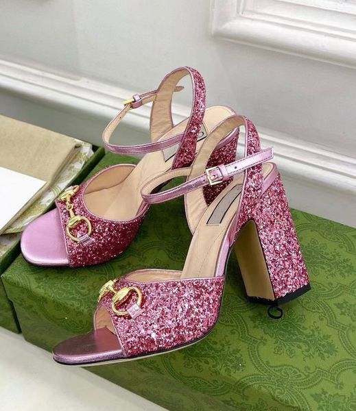 Estate Donne di Lusso Sandali con Morsetto in Oro Scarpe Tacco Medio in Pelle Glitter Oro Rosa Nero Tacchi Grossi Lady Gladiatore Sandali EU35-43