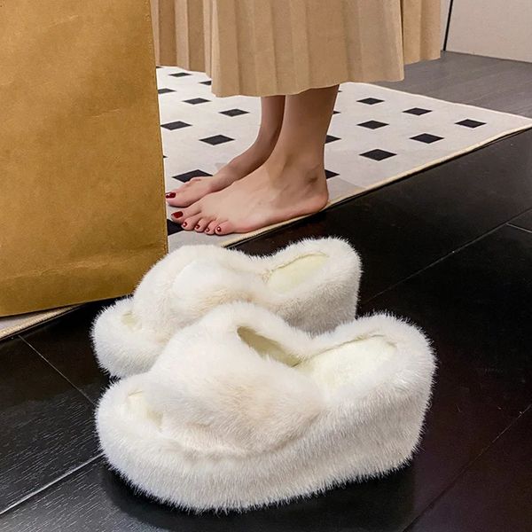 Peep ful Women Rimocy Faux Winter Slippers Plataforma Plataforma quente Custas de pelúcia lâminas Mulher ao ar livre sapatos de grife peludos 240228 640 ry