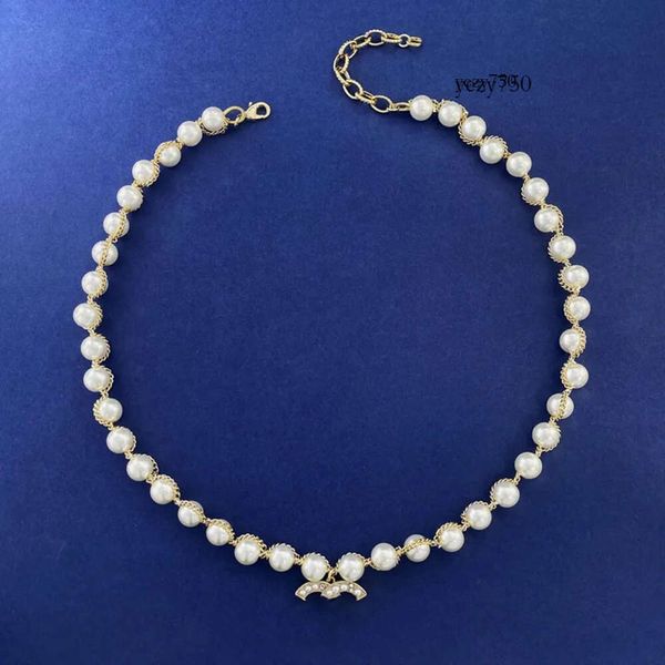 Clies channel chanelliness Collana di design Famoso marchio francese Classico doppia lettera intarsiata in resina Catena di perle Materiale in ottone Fascino da donna