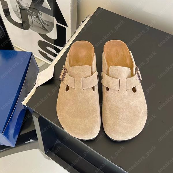 Sandálias de desenhista Soft Footbed Couro Tamancos Chinelos Camurça Bege Escuro Preto Cinza Branco Rosa Slipper Luxo Homens Mulheres Plataforma Sandália Mens Slides Sapatos