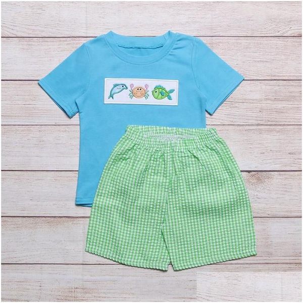 Kleidungssets Sommerkleidung Blaues Kurzarmoberteil und grüne vertikale Streifen Shorts Delphin Krabbenfisch Stickmuster Jungen Drop Dhj84