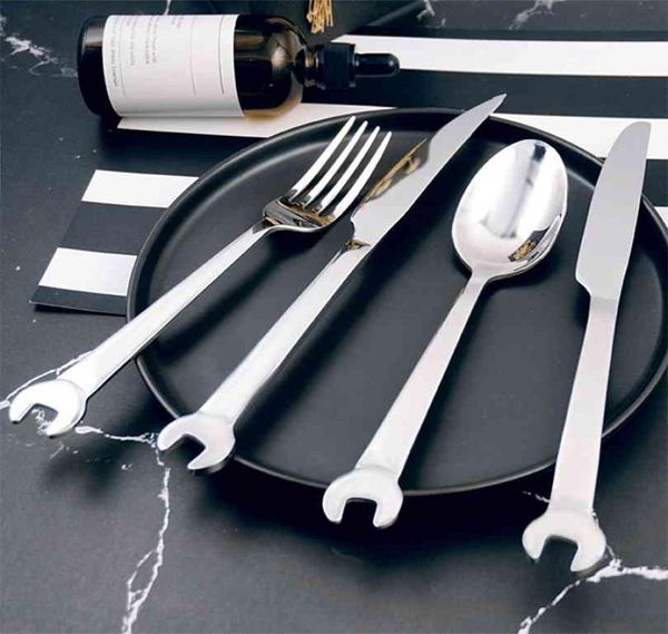 4 pz Creativo Set di posate in acciaio inossidabile Forma di chiave Forchetta Cucchiaio Coltello da bistecca Stoviglie Stoviglie Utensili da cucina Set Cubiertos 21048101