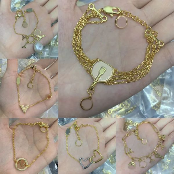 Bracciale da donna elegante in oro 18 carati con ciondolo in cristallo con orsetto a catena, design di marca di lusso, con lettera, ciondolo a forma di trifoglio, braccialetto con fiore, per matrimonio, festa, accesso ai gioielli