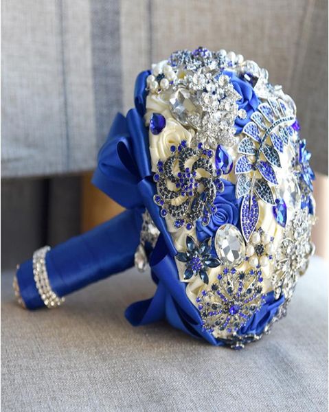 2022 Spilla di cristallo adornata Bouquet da sposa da sposa Fiori fatti a mano Primavera Sposa Damigella d'onore Maniglie Bling Forniture di nozze3759109