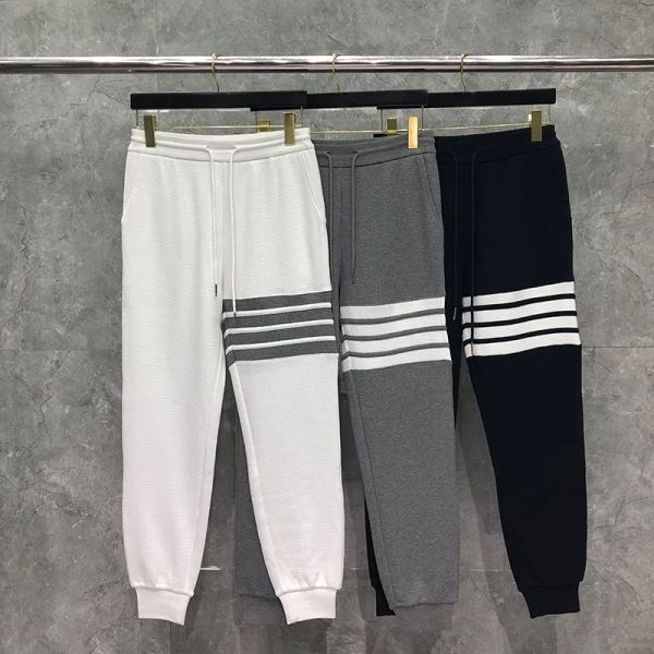 Hosen TB Jogginghose Frühling Autunm Mode Marke Mann Hose Klassische Waffel Baumwolle Sport Gestreiften 4Bar Hosen Koreanische Design Hosen