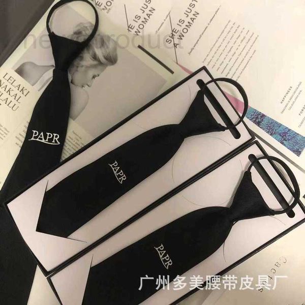 Boyun bağları tasarımcı klasik siyah işlemeli kravat kadın akademisi tarzı çok yönlü gömlek kolayca öğrenmek fermuar mektup kravat 3JFR