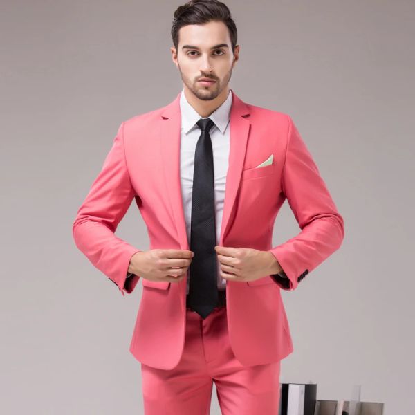 Костюмы Plyesxale Pink Suit Men 2023 Классические мужские костюмы с брюками Slim Fit Свадебные костюмы для мужчин Элегантные последние брюки Q2 Q2