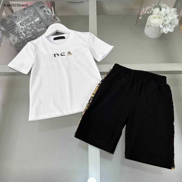 Neue Baby-Designer-Trainingsanzüge, goldenes Muster-Design, kurzärmeliger Anzug für Kinder, Größe 100–150 cm, Kinder-T-Shirt und Shorts, 24. Februar 2020