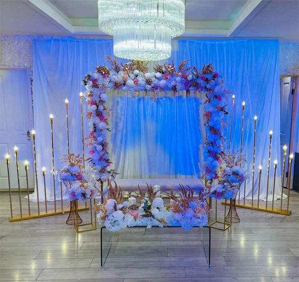 Candeliere in metallo dorato Sorgente luminosa a LED alimentata a corrente alternata per la decorazione del matrimonio Sta Tavolo Centrotavola Passerella Pilastro