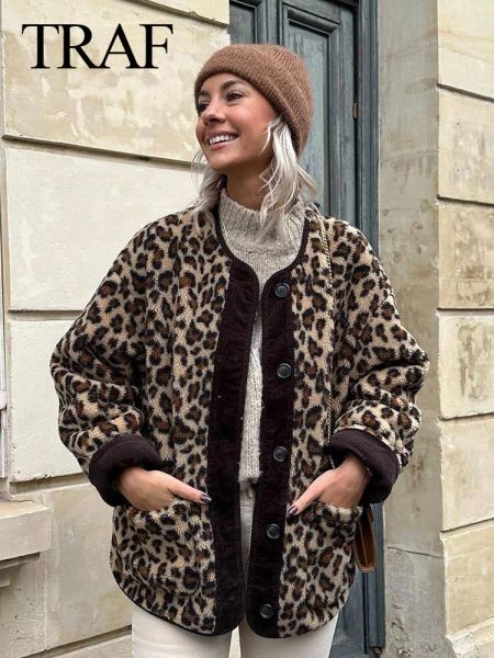 Parkas Traf 2023 Nuove donne Fashion Vintage Vintage Leopard Stampa di lana calda a petto singolo Pocchi di cardigan Giacche da cardigan Woman chic Streetwear