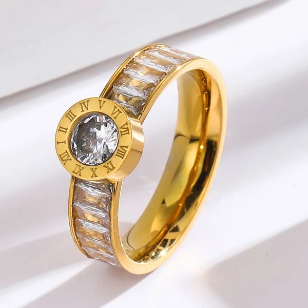 Classico quadrato in cristallo con numeri romani Anello in oro giallo 14k con zirconi a faccia larga da donna