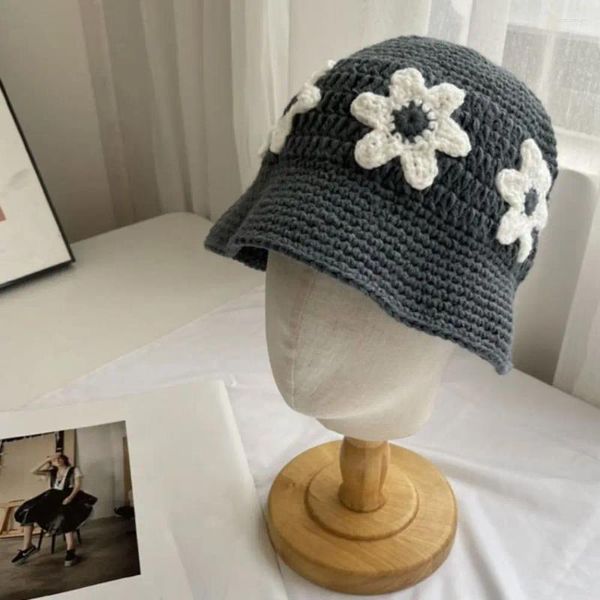 Береты, шляпа-ведро с цветком, повседневная осенне-зимняя шапка ручной работы, вязаная крючком, уличная дышащая шапка-рыбак для девочек