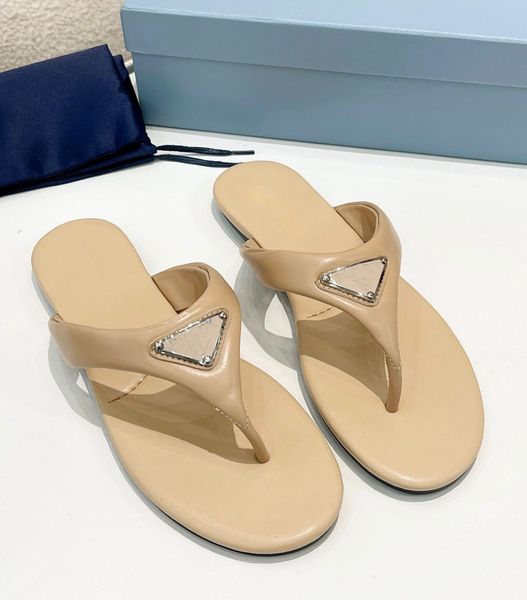Yaz moda üçgen yastıklı deri katır sandaletler ayakkabı, kadın düz parmak arası floplar bayan plaj gündelik yürüyüş güneş takım elbise terlik boyutu 35-43