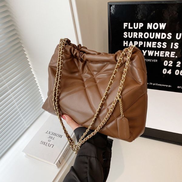 Модная сумка-ведро, дизайнерская сумка на шнурке, сумка с ромбовидным узором и фурнитурной сумкой-цепочкой для женщин, демонстрирующая качественные ткани из искусственной кожи, сумки оптом