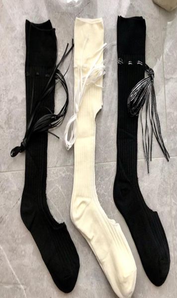 Designer calze di cotone calze lunghe calze per le donne 2022 primavera nuova moda estate signore ragazze cravatte con foro grande streetwear calzino S2506603