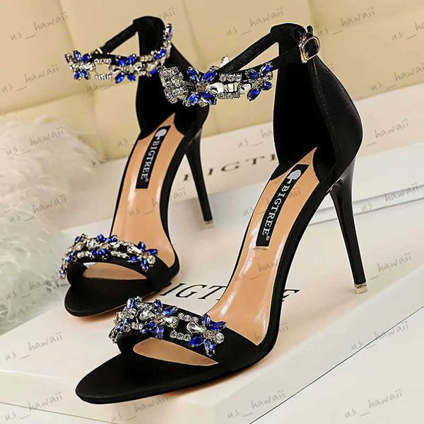 Sandalet kadınları fetiş 9cm yüksekte topuklu Kristal Sandallar Lady Silk Düğün Gelin Topuklular Rhinestone Glitter Lüks Striptizci Satin Kayış Ayakkabıları T240302