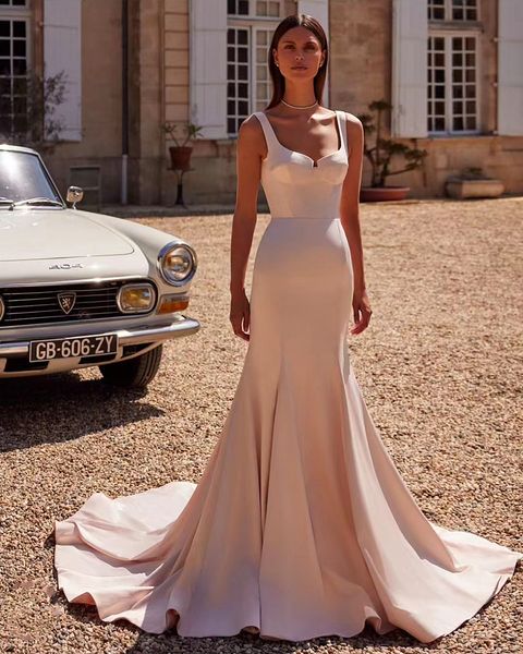 Свадебное платье без спины 2024 V-образное срезы с боковой щелью для русалки.