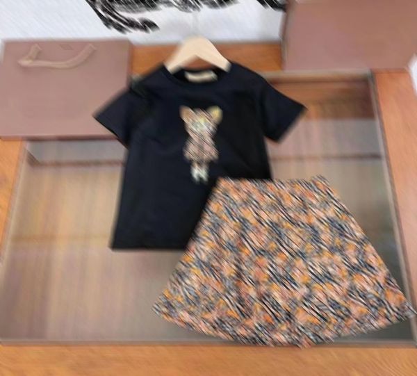 2024 Yeni Yaz Çocuk Kıyafet Erkek Takas Set Bebek Günlük Giysiler Setleri T-Shirt + Pantolon 2 PCS Kızlar Giyim Setleri Boy Ceket A-122 için Bebek Kıyafet