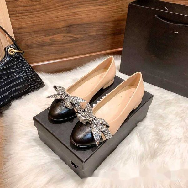 Designer sandália mocassim sapatos diamante boca rasa único sapatos de dança ballet combinando série padrão plana